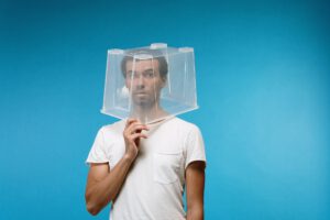 Trennscheiben schützen nicht vor einer Corona-Infektion via Aerosole.